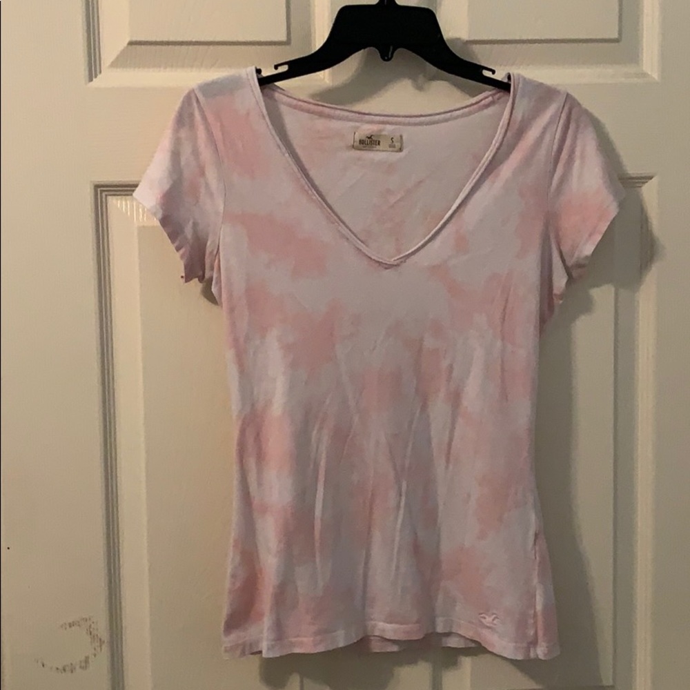 🌼SALE🌼 Hollister Pink and White Tee